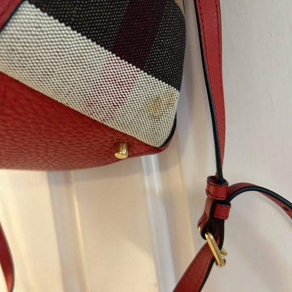 Burberry Red Pebbled Leather Shoulder Tote with Adjustable Strap - Picture 7 of 8